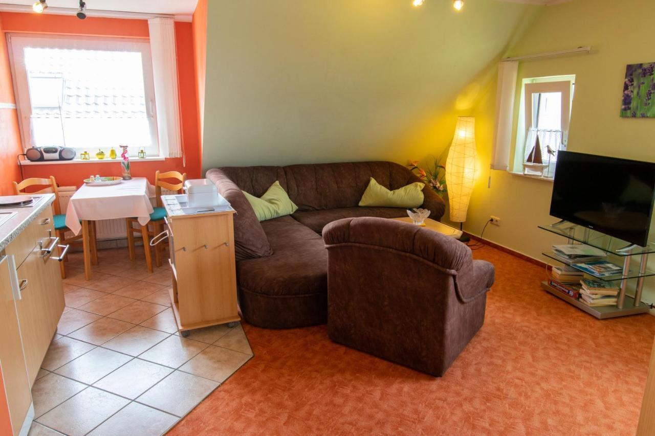 Urlaubs-Appartement Am Dorfrand Wieck Exterior foto